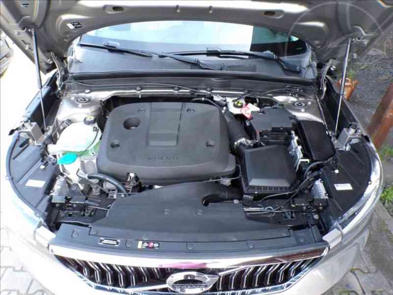 Volvo XC40 2,0 D3 INSCRIPTION - foto 17