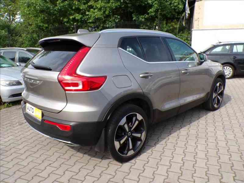 Volvo XC40 2,0 D3 INSCRIPTION - foto 3