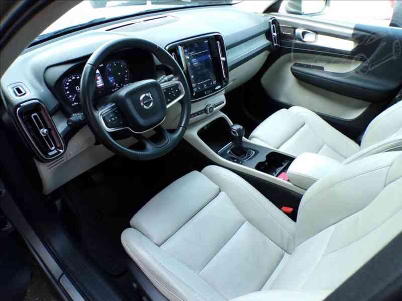 Volvo XC40 2,0 D3 INSCRIPTION - foto 8