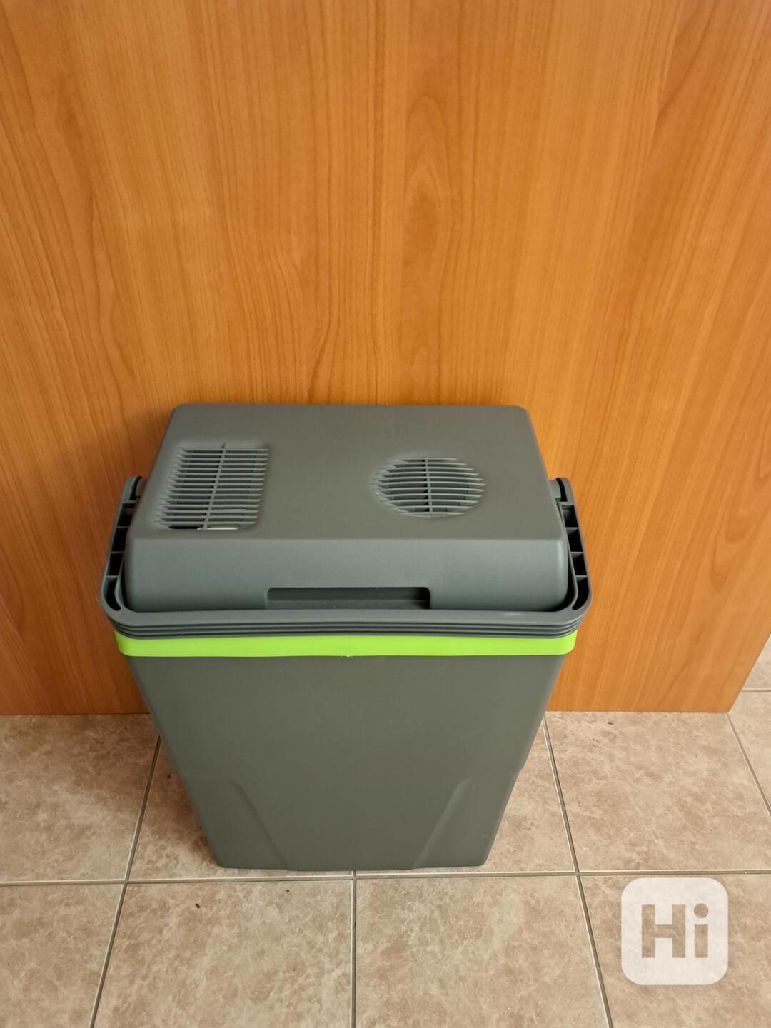 Zánovní a plně funkční autochladnička - foto 1