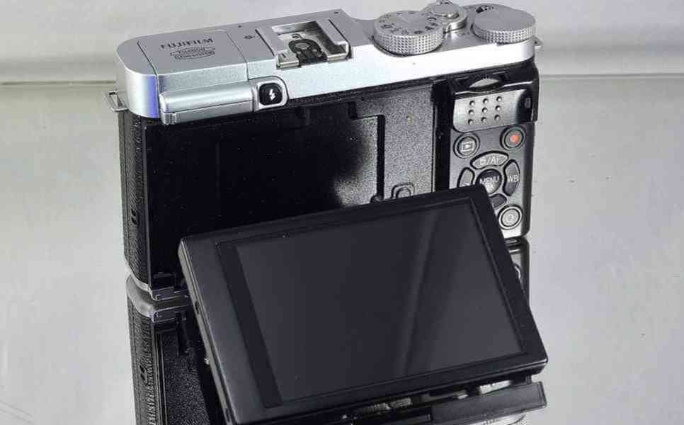 Fujifilm X-A2 + Objektiv XC 16-50mm 12800 Exp. - foto 10