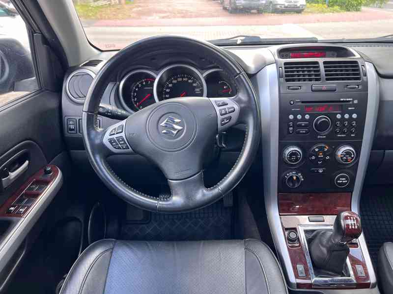 Suzuki Grand Vitara 2.0i Comfort+ benzín 103kw - foto 25