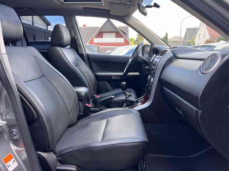 Suzuki Grand Vitara 2.0i Comfort+ benzín 103kw - foto 16