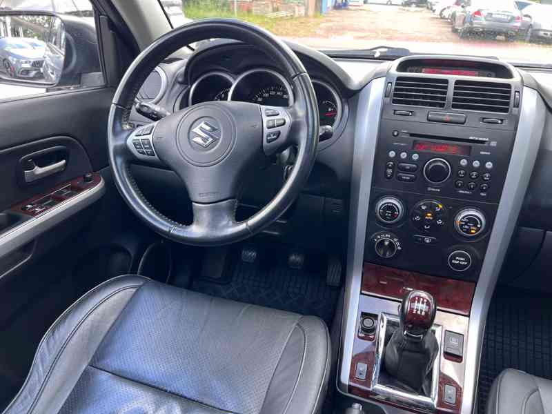Suzuki Grand Vitara 2.0i Comfort+ benzín 103kw - foto 12