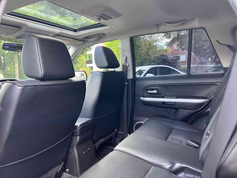 Suzuki Grand Vitara 2.0i Comfort+ benzín 103kw - foto 21