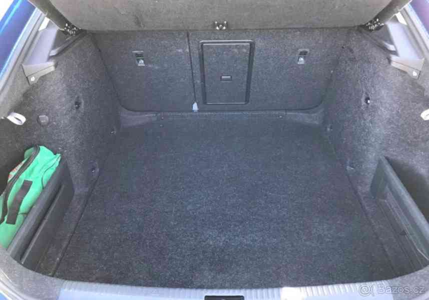 Škoda Octavia 1,6 STYLE - foto 24