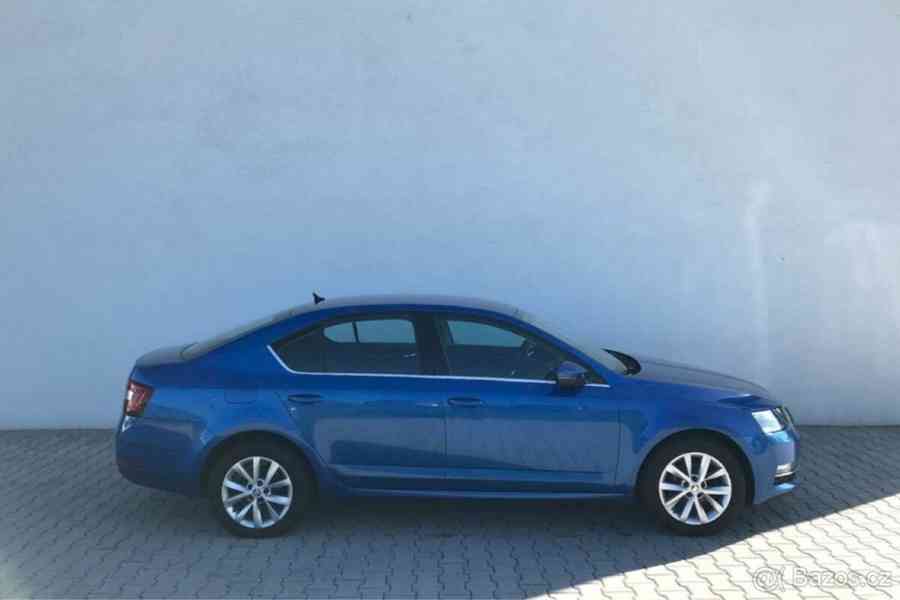 Škoda Octavia 1,6 STYLE - foto 17