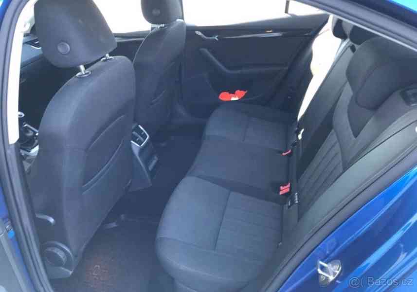 Škoda Octavia 1,6 STYLE - foto 25