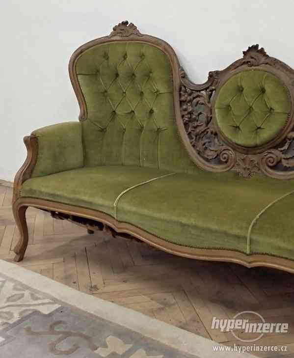Starožitná vyřezávaná sofa - foto 5