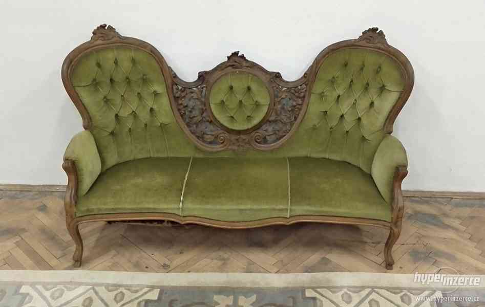 Starožitná vyřezávaná sofa - foto 6