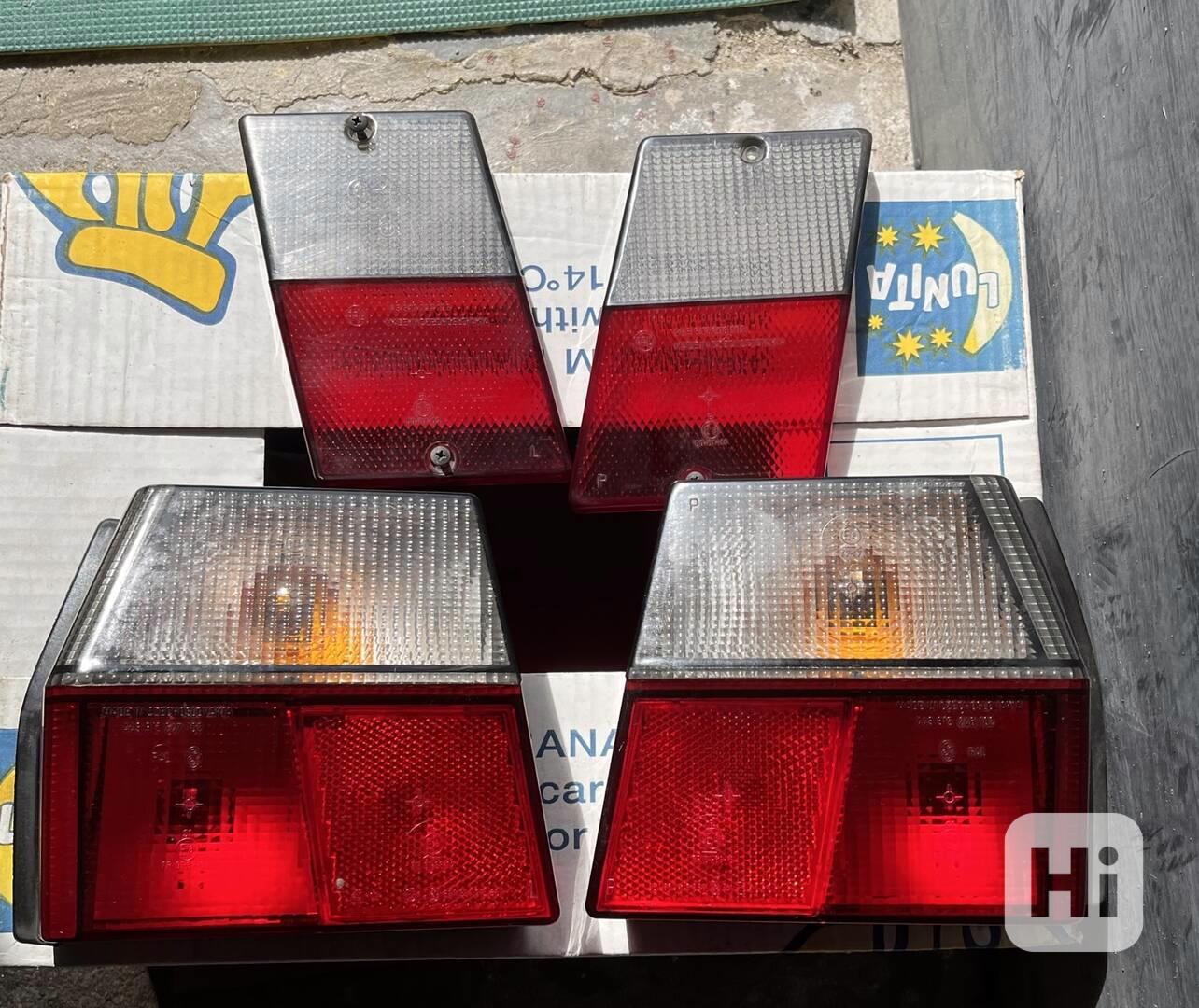 Originální zadní kouřová světla na Škoda Favorit Silverline - foto 1