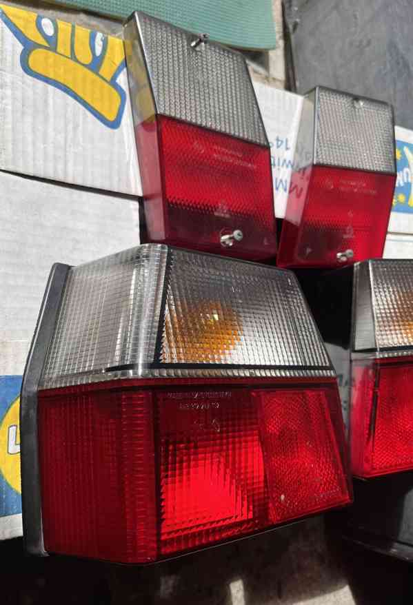 Originální zadní kouřová světla na Škoda Favorit Silverline - foto 3
