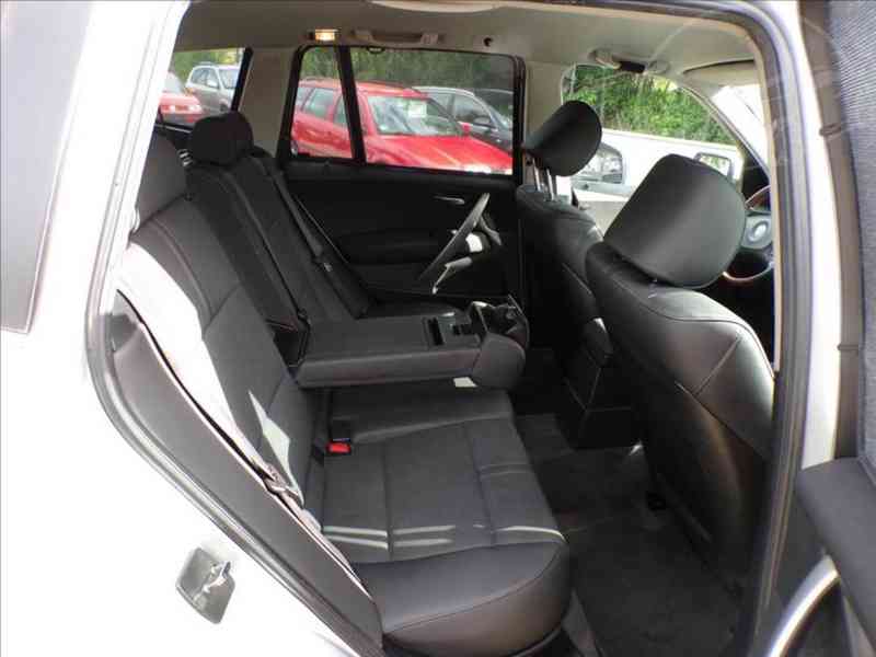 BMW X3 3,0 D 160kW - 4X4,TAŽNÉ ZAŘIZENÍ 2000Kg - foto 14