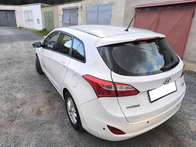 Hyundai i30 CW 1.4 16V - foto 4