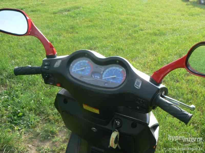 Nový skútr Adventure 125cc, ITALIA - foto 5