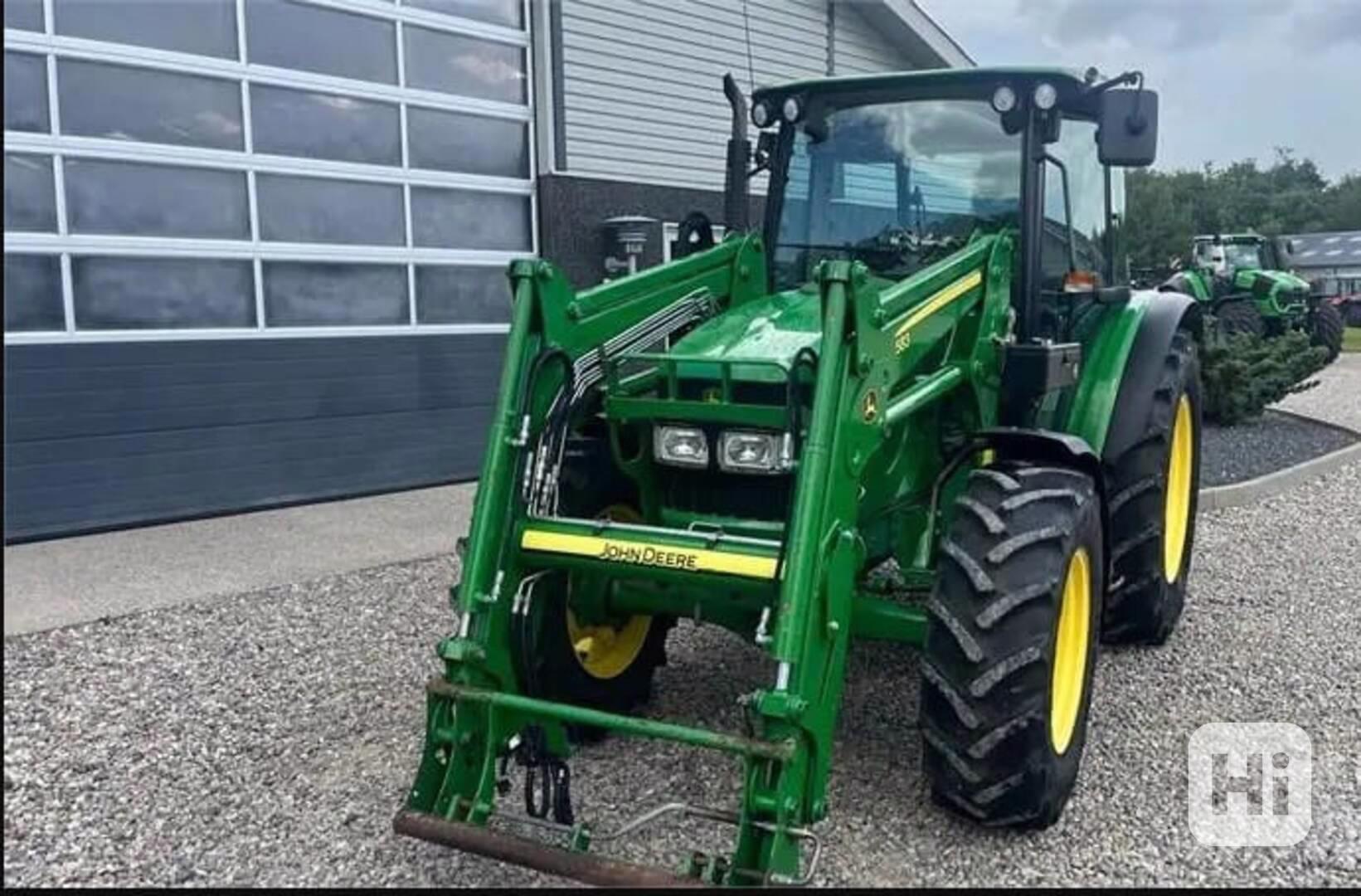 Traktor John Deere 5820 R s nakladačem 551 - foto 1
