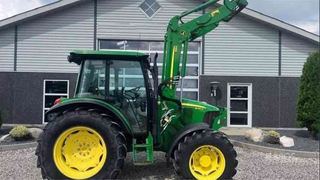 Traktor John Deere 5820 R s nakladačem 551 - foto 3