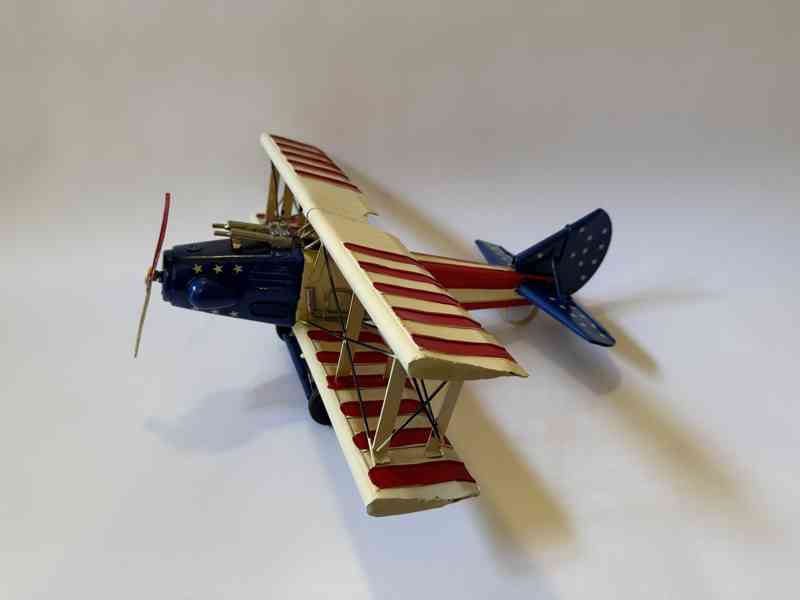 Letadlo dvouplošník - kovový model - foto 1