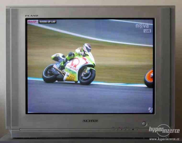 TV SAMSUNG PLANO, 70cm + SET TOP BOX Strong SRT 5006 - foto 1