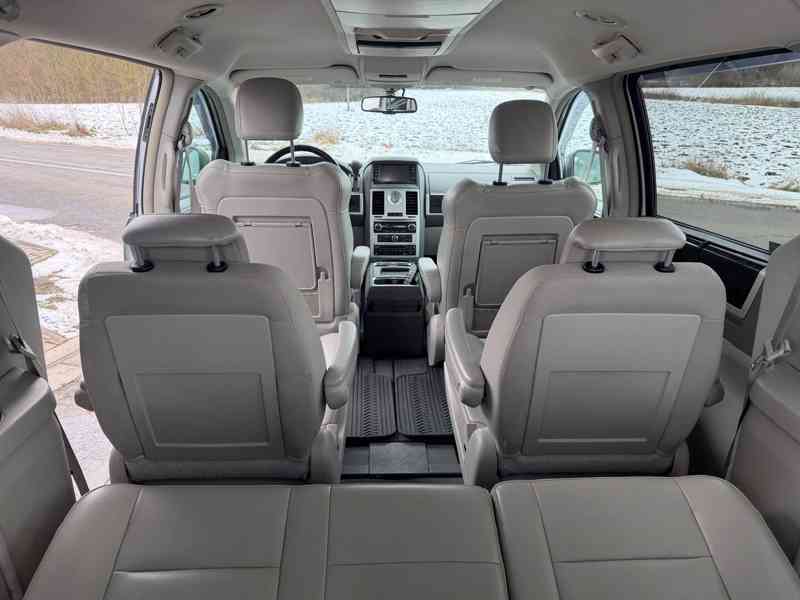 Chrysler Grand Voyager 2,8 CRDi RT DVD Limited 2011 - foto 9