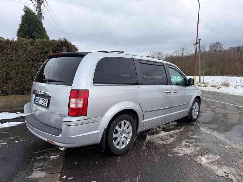 Chrysler Grand Voyager 2,8 CRDi RT DVD Limited 2011 - foto 4