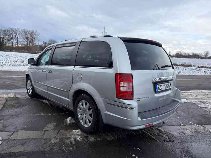 Chrysler Grand Voyager 2,8 CRDi RT DVD Limited 2011 - foto 3