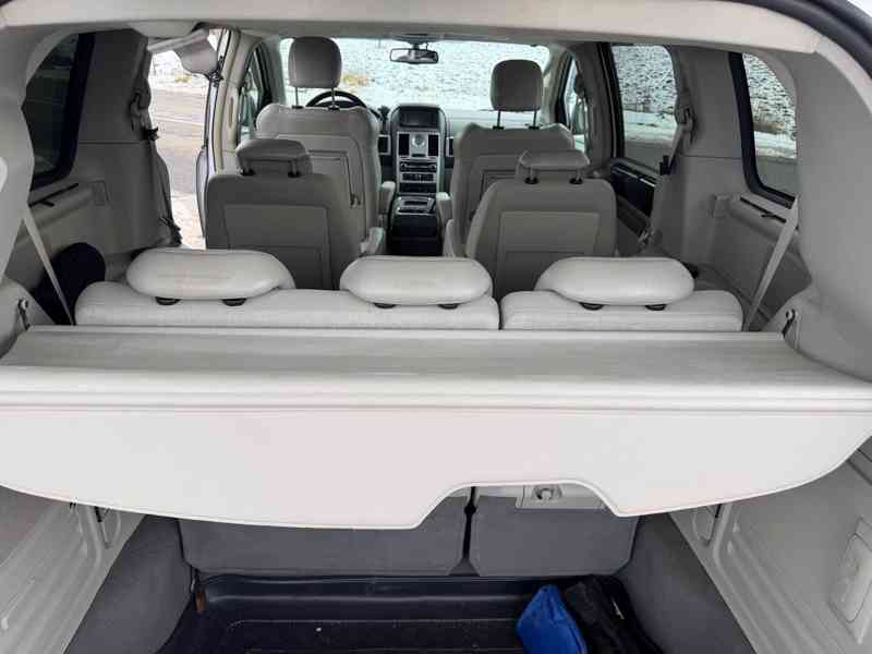 Chrysler Grand Voyager 2,8 CRDi RT DVD Limited 2011 - foto 8