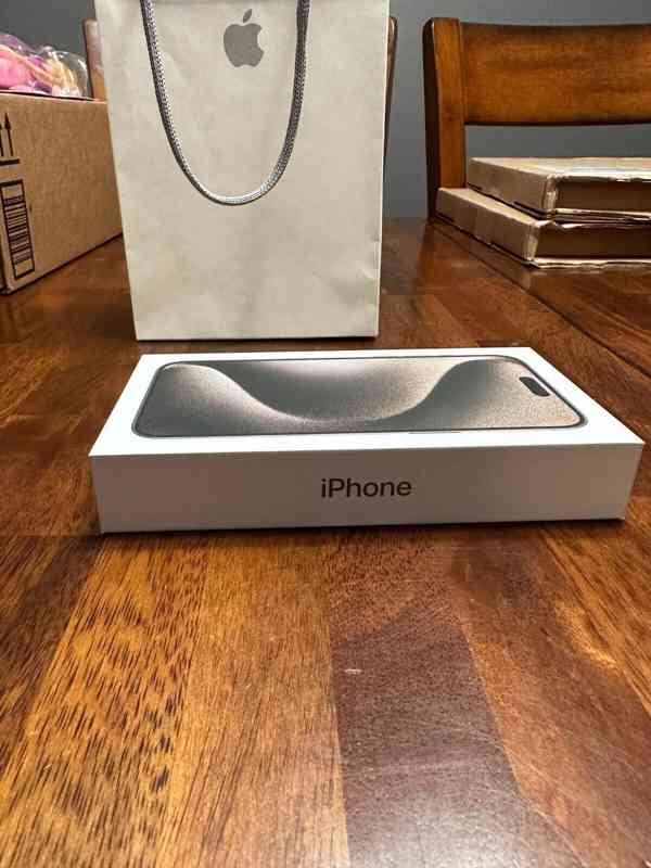 Iphone 15PROMAX NOVY - foto 2