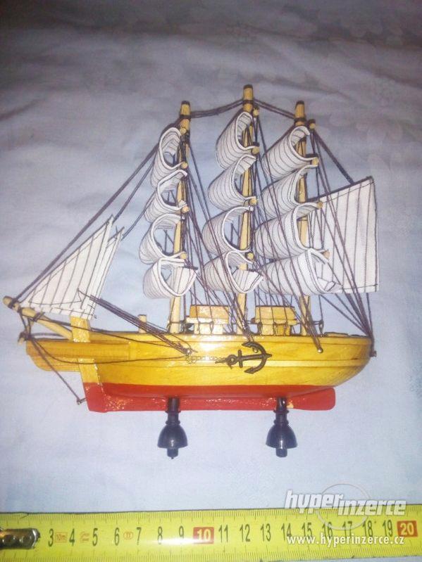 Koráb - historický model lodí - foto 1