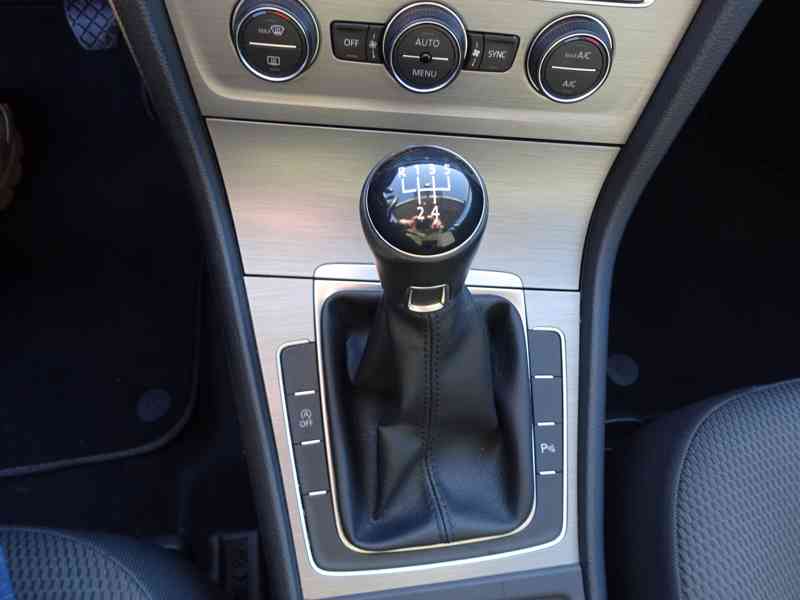 VW Golf 1.6 TDI Variant r.v.2016 (81 kw) serviska - foto 9