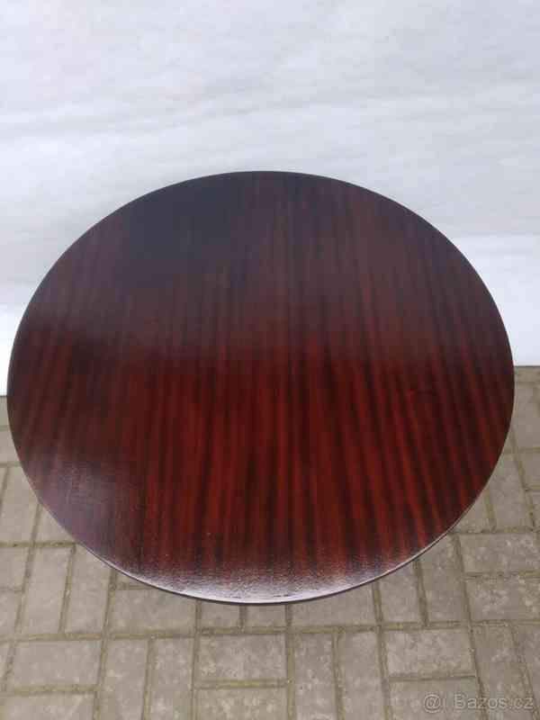 Kulatý stolek v topstavu. - foto 3