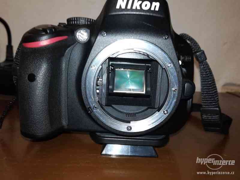 Nikon D5100 top stav! - foto 3