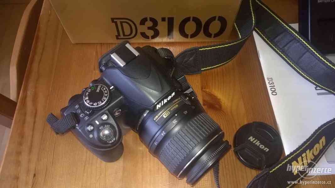 Zrcadlovka Nikon D3100 + brašna + stativ - foto 4