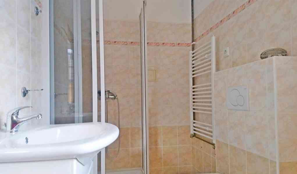 Pronájem části domu 8+2, 170m2 (Doubí - ul. Hodkovická)  - foto 2