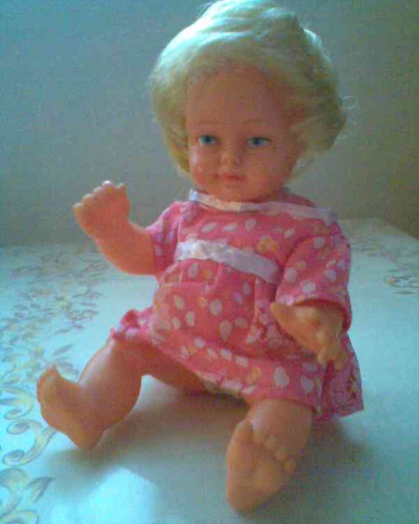 Panenka s nábytečkem - foto 3