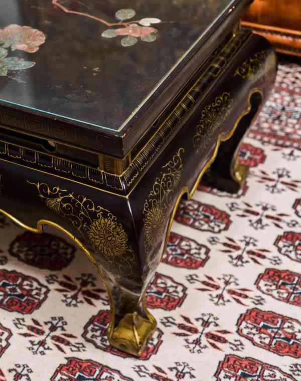 Starožitný čínský lakovaný stolek s kamennou intarzií - foto 4