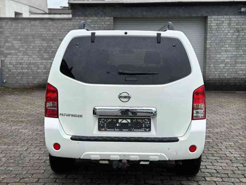 Nissan Pathfinder 2,5dCi SE 4x4 Aut. 140kw - foto 7