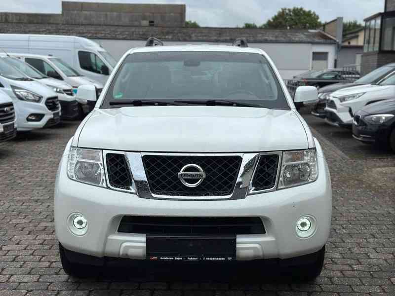 Nissan Pathfinder 2,5dCi SE 4x4 Aut. 140kw - foto 1