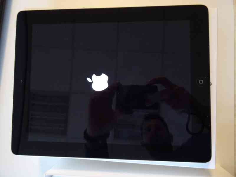 Tablet Apple iPad 3G (3.gen.) - foto 3