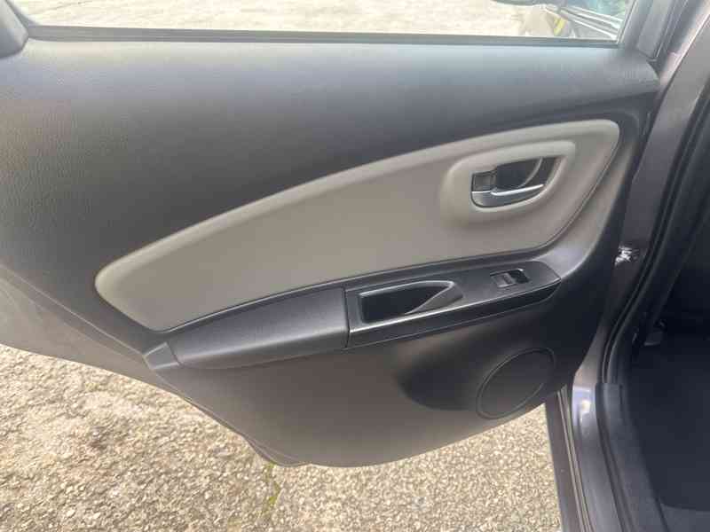 Toyota Yaris 1.5 Hybrid 74kW/Navi/Kamera  - foto 11