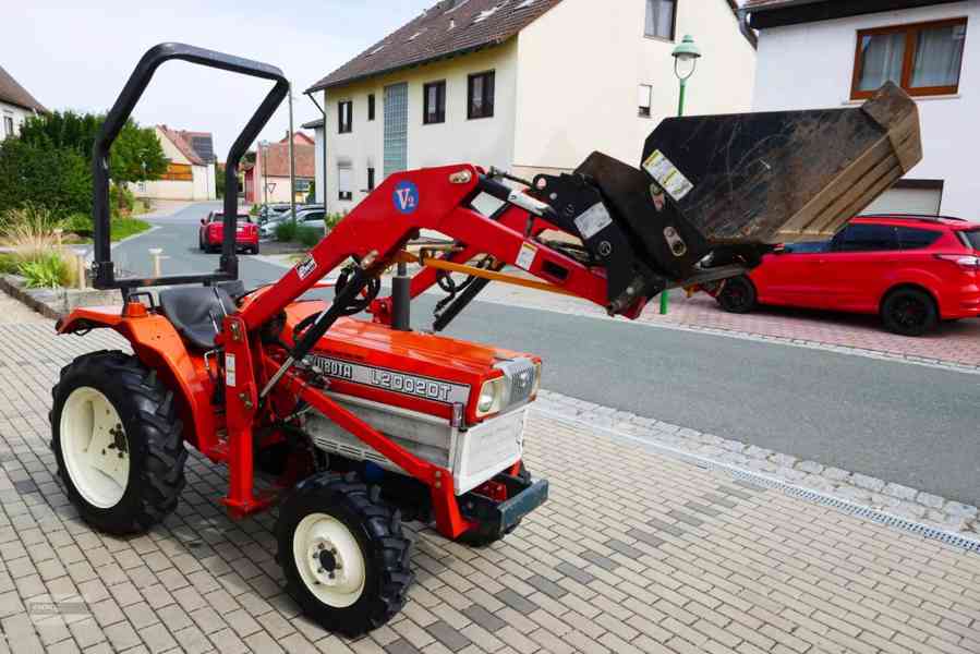 Traktor Kubota L 2002 DT - foto 2