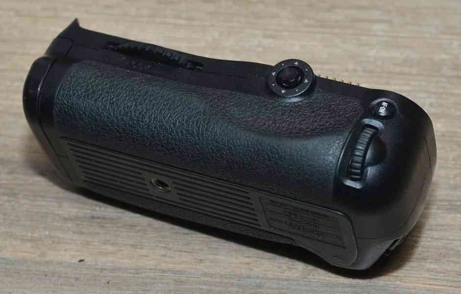 Nikon MB-D10+battery EL4a grip pro Nikon D300,D700 - foto 7