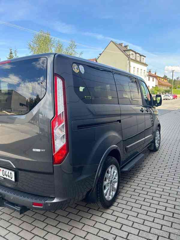 Ford Tourneo Custom 2,0   Titanium, seda metaliza Magnet - foto 11