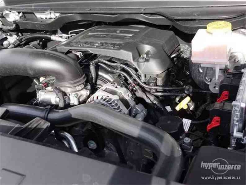 Dodge RAM 1500 Longhorn 5,7l hybrid - foto 7