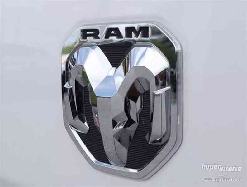 Dodge RAM 1500 Longhorn 5,7l hybrid - foto 13