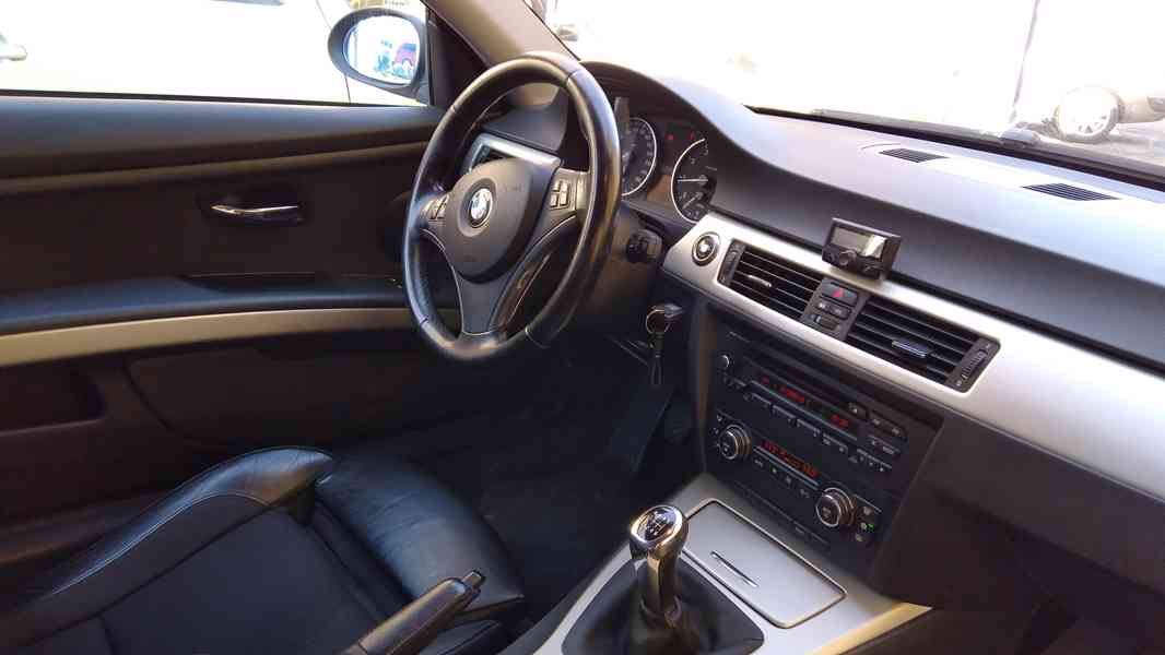 BMW 320i Coupé - foto 20