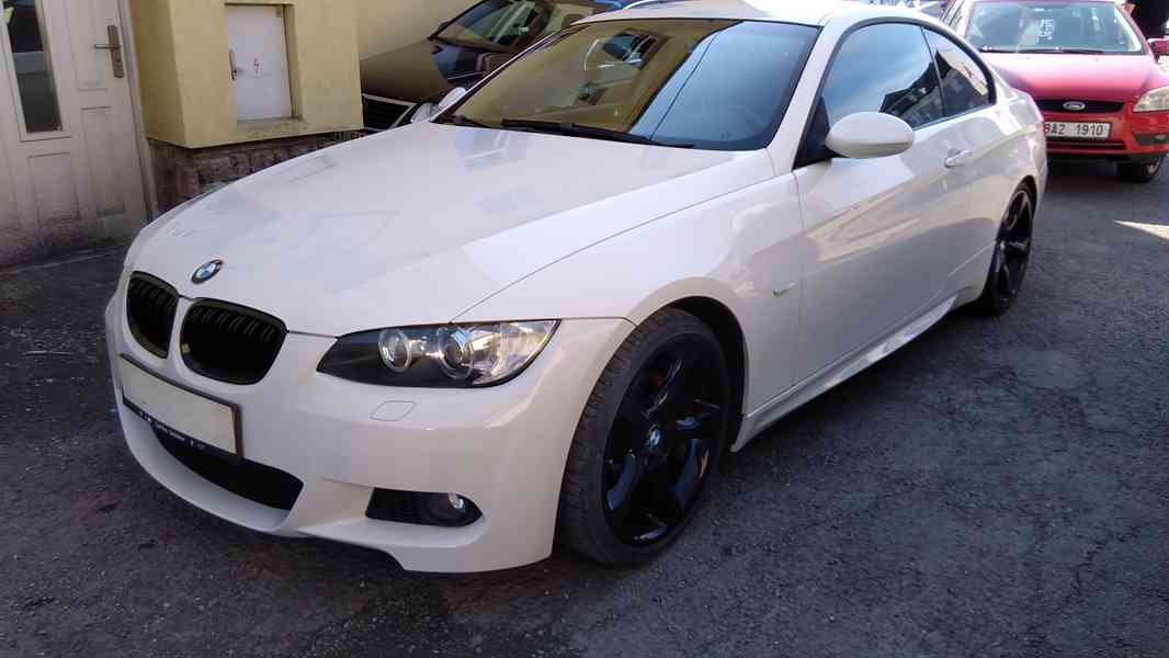 BMW 320i Coupé