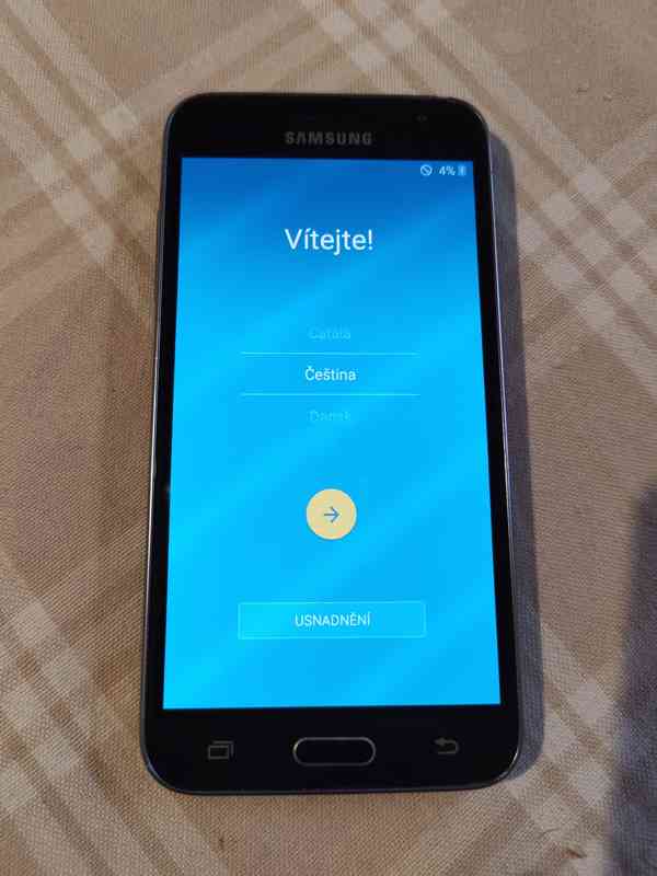 Mobilní telefon Samsung Galaxy J3 - foto 3