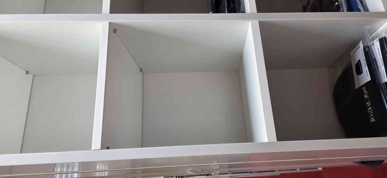 Regálové skříně na zboží - 100% stav - foto 7