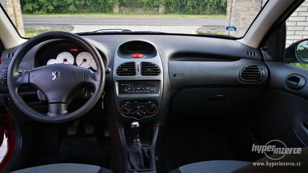 Peugeot 206 1.4i 55kW - foto 5